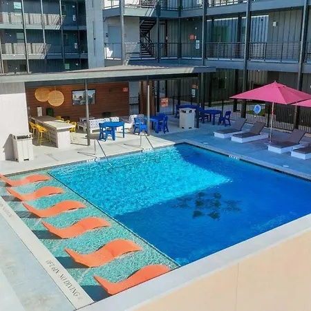 Luxury Condo In Prime Location